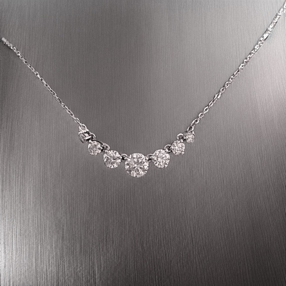 2.8ct Moissanite Necklace - Picture 4 of 6
